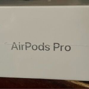 Apple AirPods Pro with MagSafe Charging Case